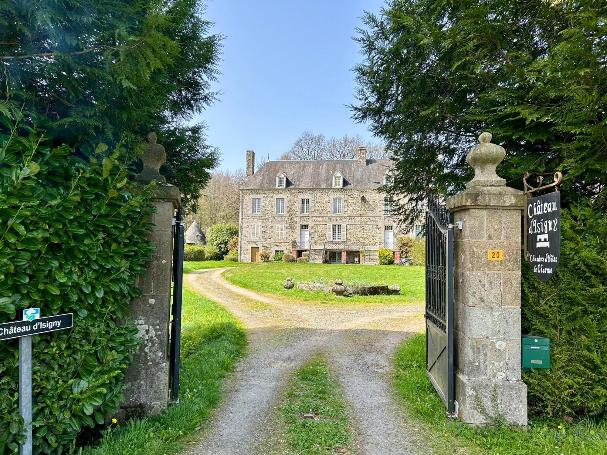 Chateau Isigny, Ideal Pour Les Familles Avec Enfants Et Les Animaux De Compagnie, Situe A Proximite Du Mont Saint-Michel Exterior photo